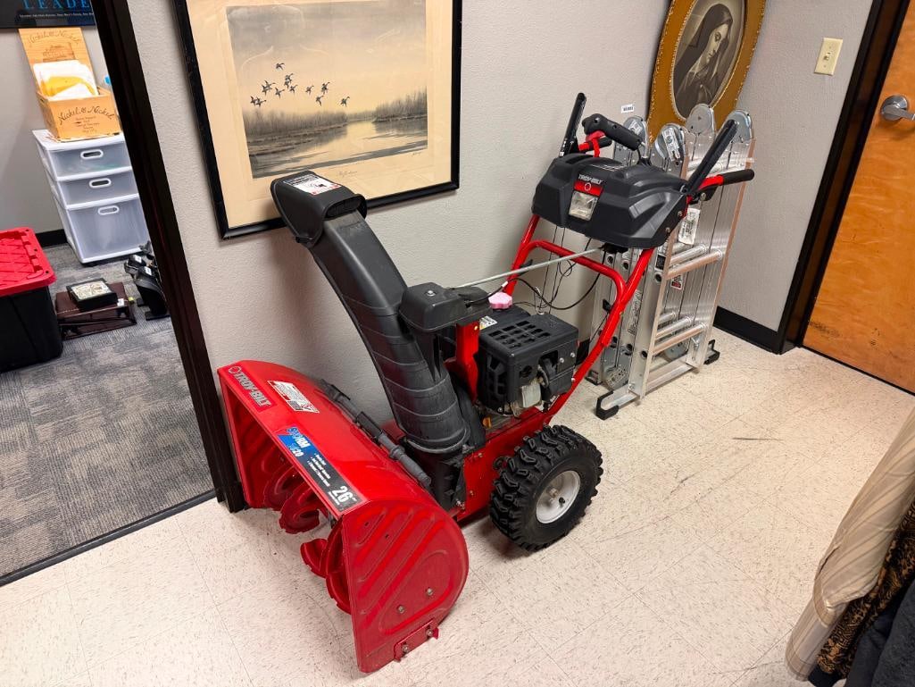 TROY-BILT STORM 2620 26" SNOWBLOWER - 2