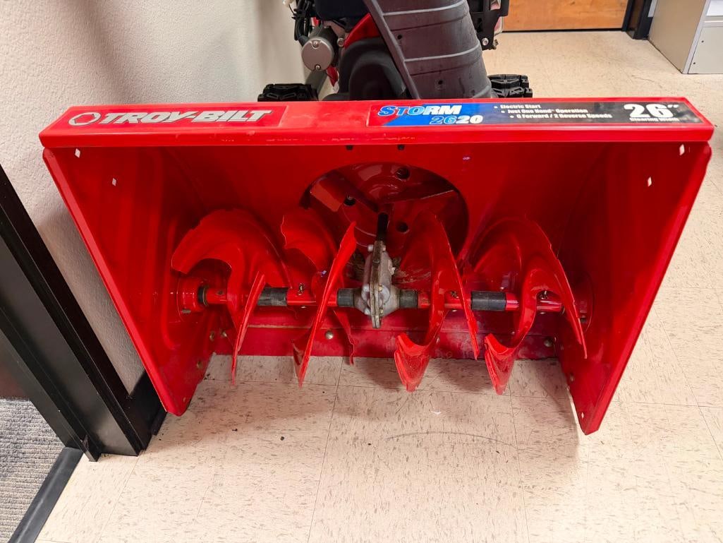 TROY-BILT STORM 2620 26" SNOWBLOWER - 3