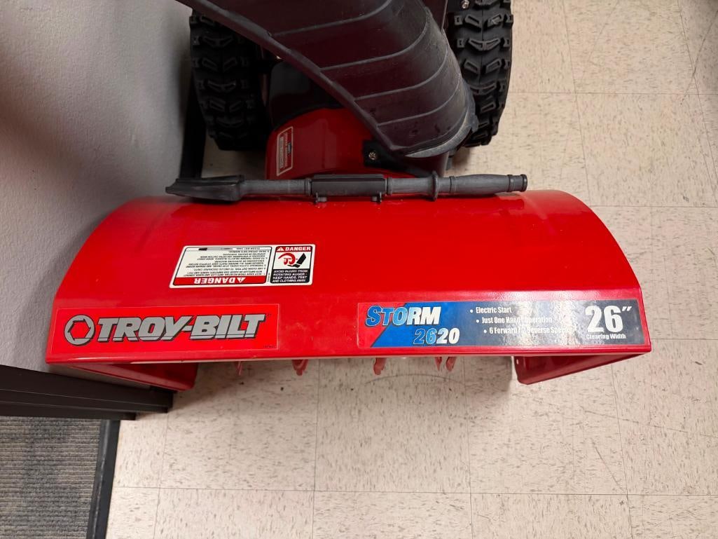 TROY-BILT STORM 2620 26" SNOWBLOWER - 4