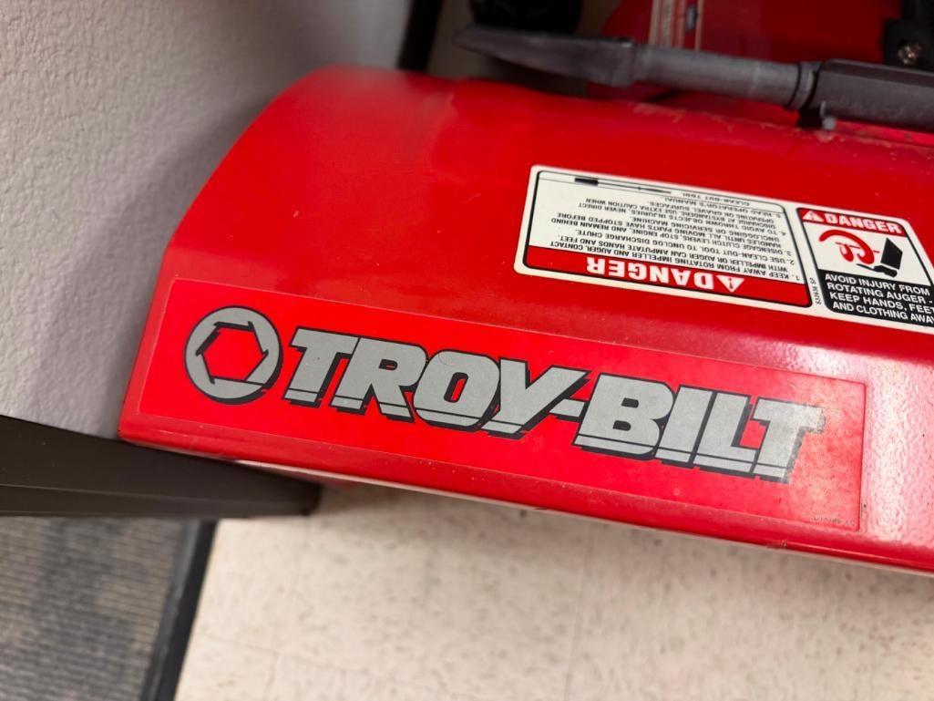 TROY-BILT STORM 2620 26" SNOWBLOWER - 5