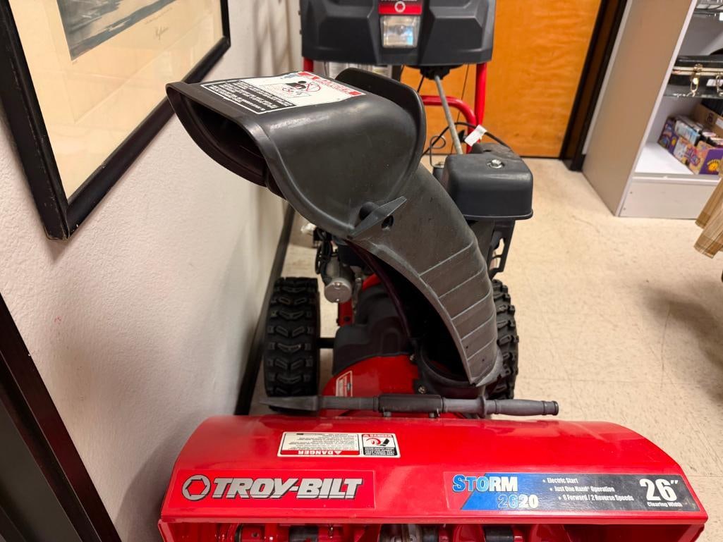 TROY-BILT STORM 2620 26" SNOWBLOWER - 8