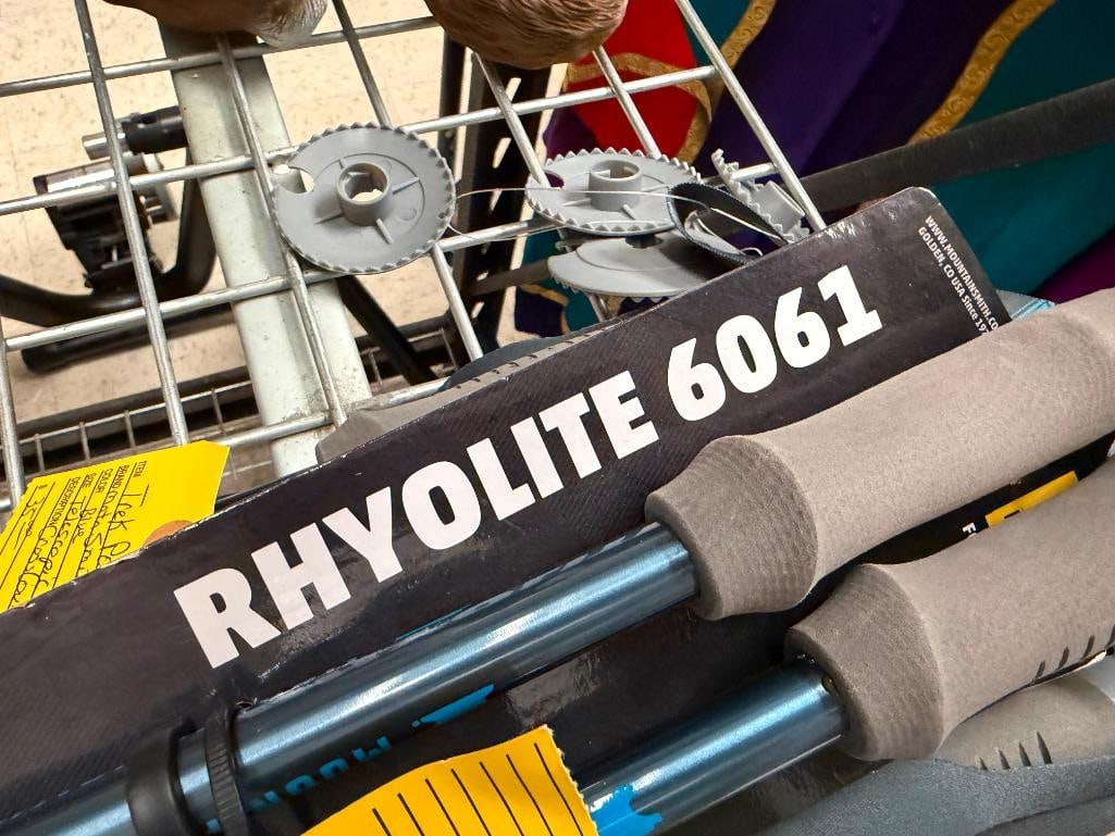 THREE SETS OF NEW WITH TAGS MOUNTAINSMITH RHYOLITE 6061 TELESCOPIC TREK POLES - 4