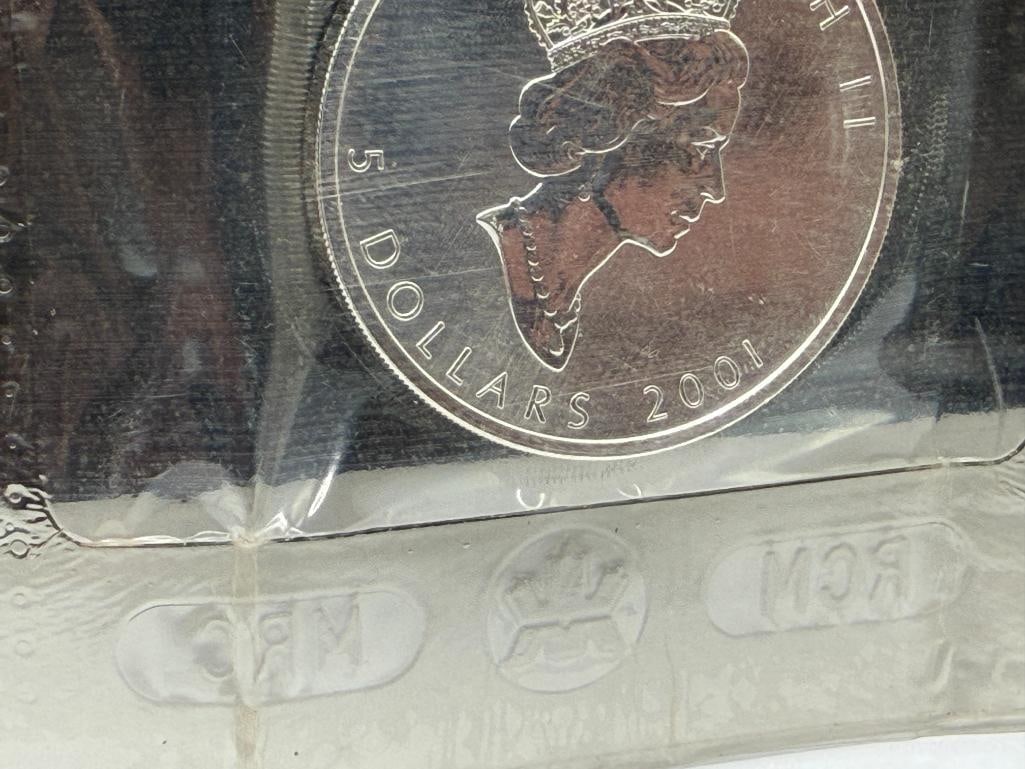 10 UNCIRCULATED 2001 ELIZABETH II CANADIAN SILVER $5 MAPLE LEAFS - 5