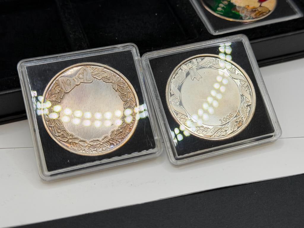 FIVE CHRISTMAS THEMED HOLIDAY SANTA CLAUS .999 FINE SILVER ENAMELED ROUNDS - 5