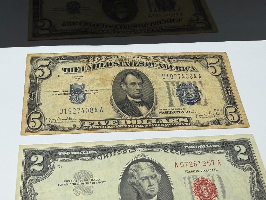 $10 FACE VALU EIN COLLECTIBLES U.S. CURRENCY INCLUDING TWO $1 SILVER CERTIFICATE STAR NOTES - 10