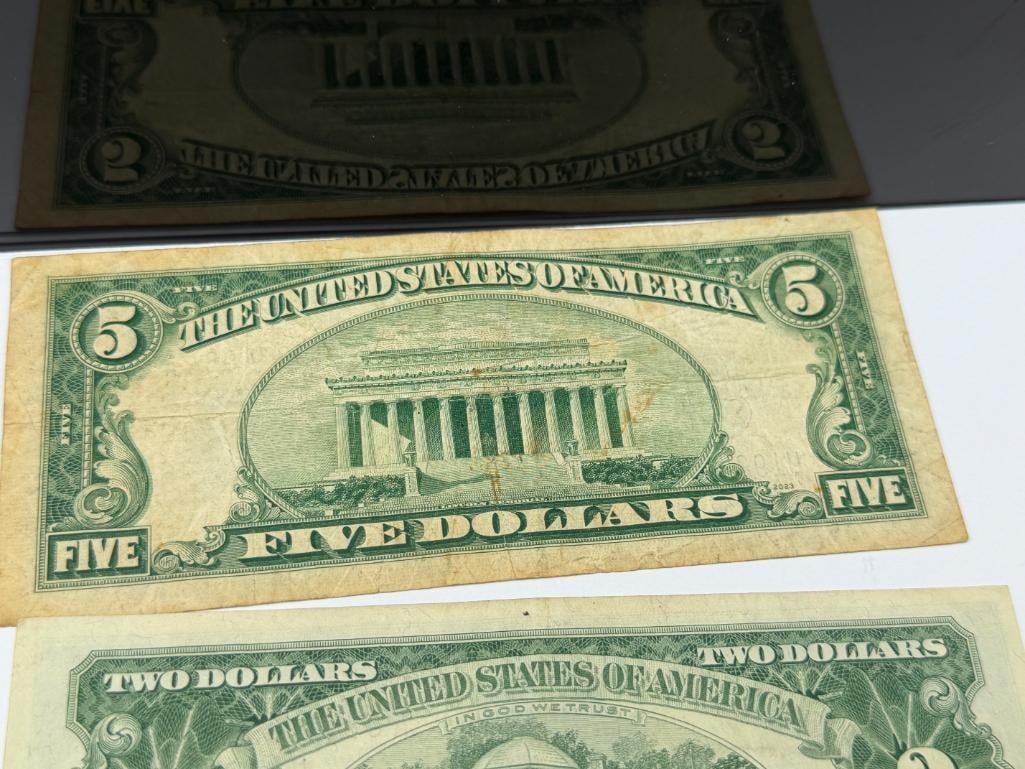 $10 FACE VALU EIN COLLECTIBLES U.S. CURRENCY INCLUDING TWO $1 SILVER CERTIFICATE STAR NOTES - 16