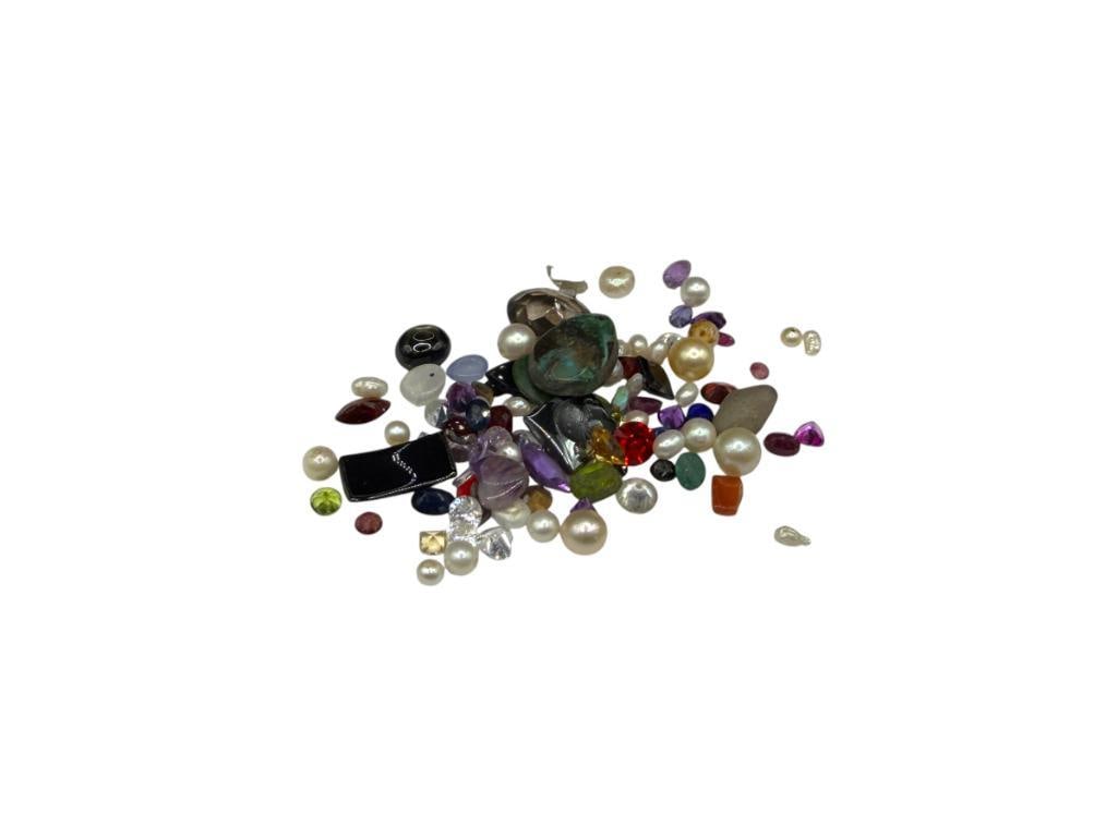 127CTS OF ASSORTED GEMSTONES AND SIMULATED GEMSTONES: INCLUDES TURQUOISE, INTAGLIO CUT STONE, PEARLS, AMETHYSTS. TOPAZ, JADE, AND MORE, VARIOUS CUTS 127CTTW