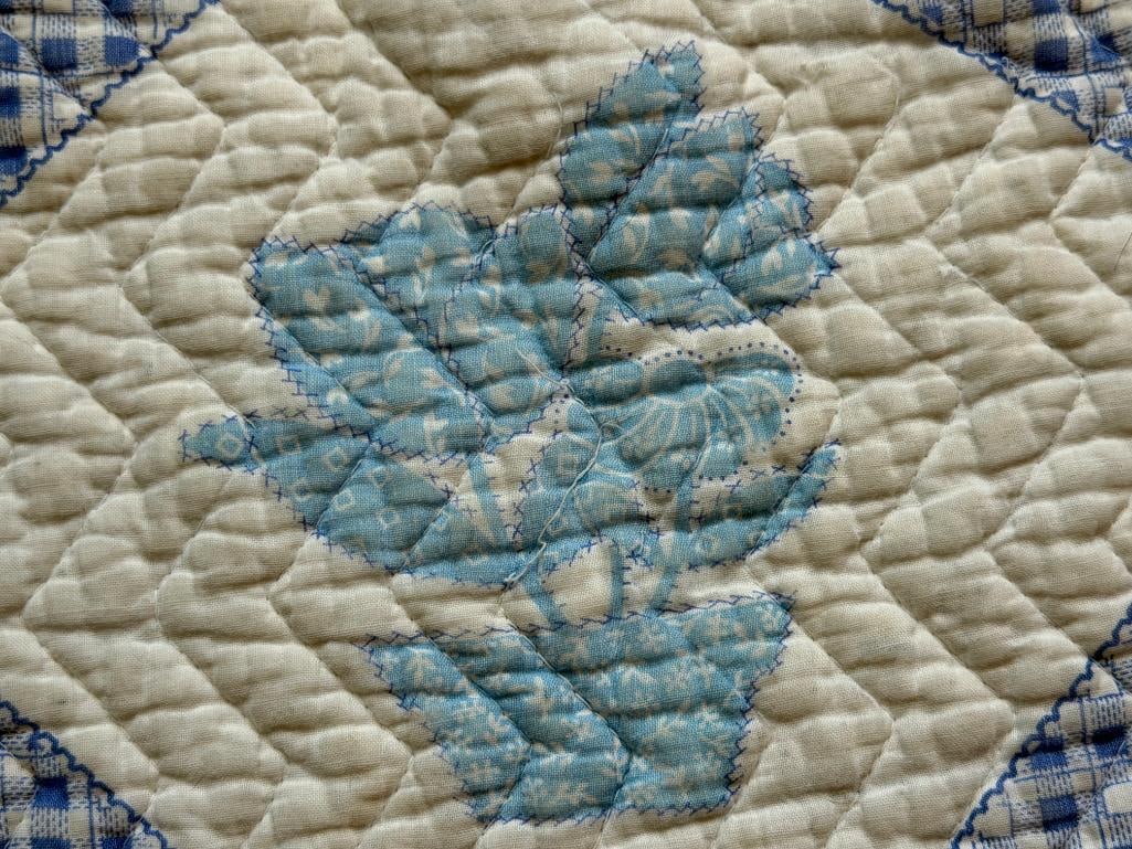 VINTAGE HAND CRAFTED WHITE GINGHAM QUILT WITH FLORAL BLOCKS - 4