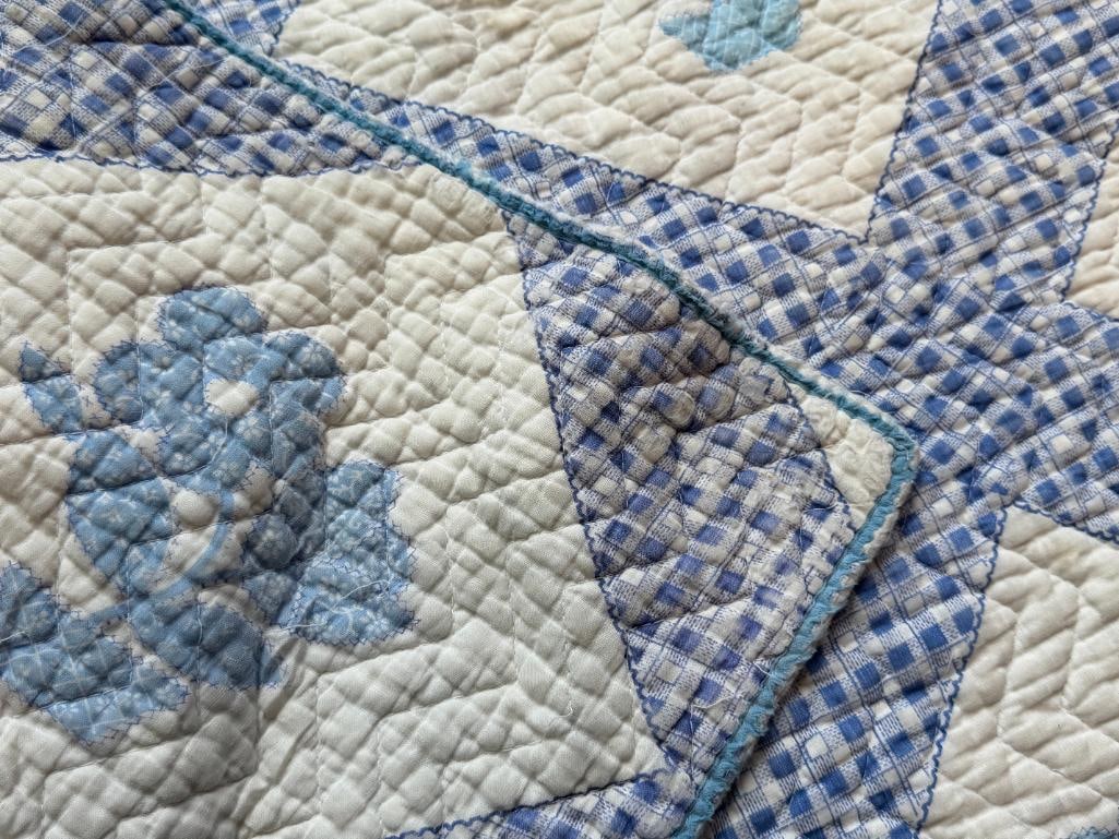 VINTAGE HAND CRAFTED WHITE GINGHAM QUILT WITH FLORAL BLOCKS - 6