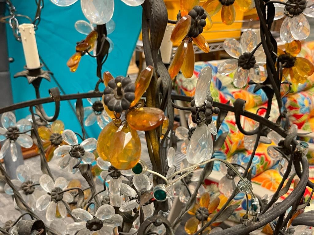 VINTAGE MURANO GLASS DESIGNER CHANDLIER FEATURING ORANGE AND CLEAR FACETED GLASS DANGLES - 5