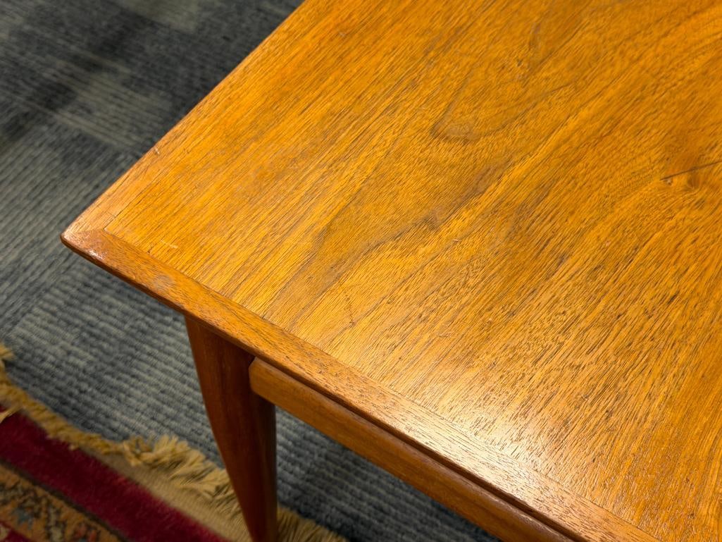 HERITAGE HENREDON MID-CENTURY DANISH MODREN STYE ENTABLE WITH TAPERED LEGS - 4