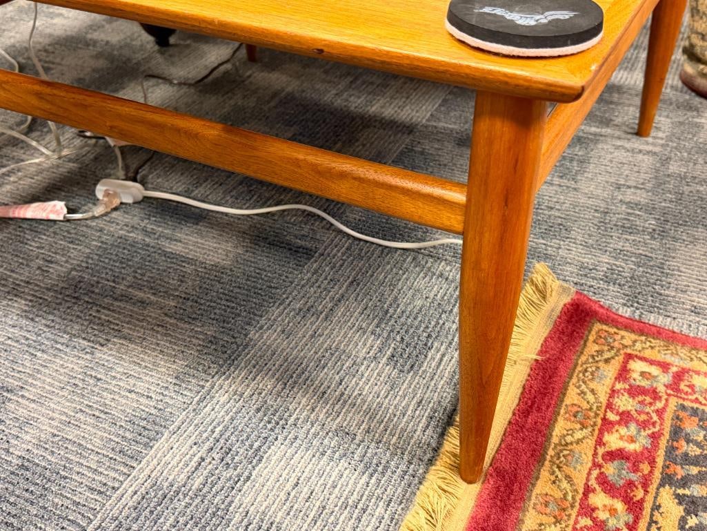 HERITAGE HENREDON MID-CENTURY DANISH MODREN STYE ENTABLE WITH TAPERED LEGS - 5