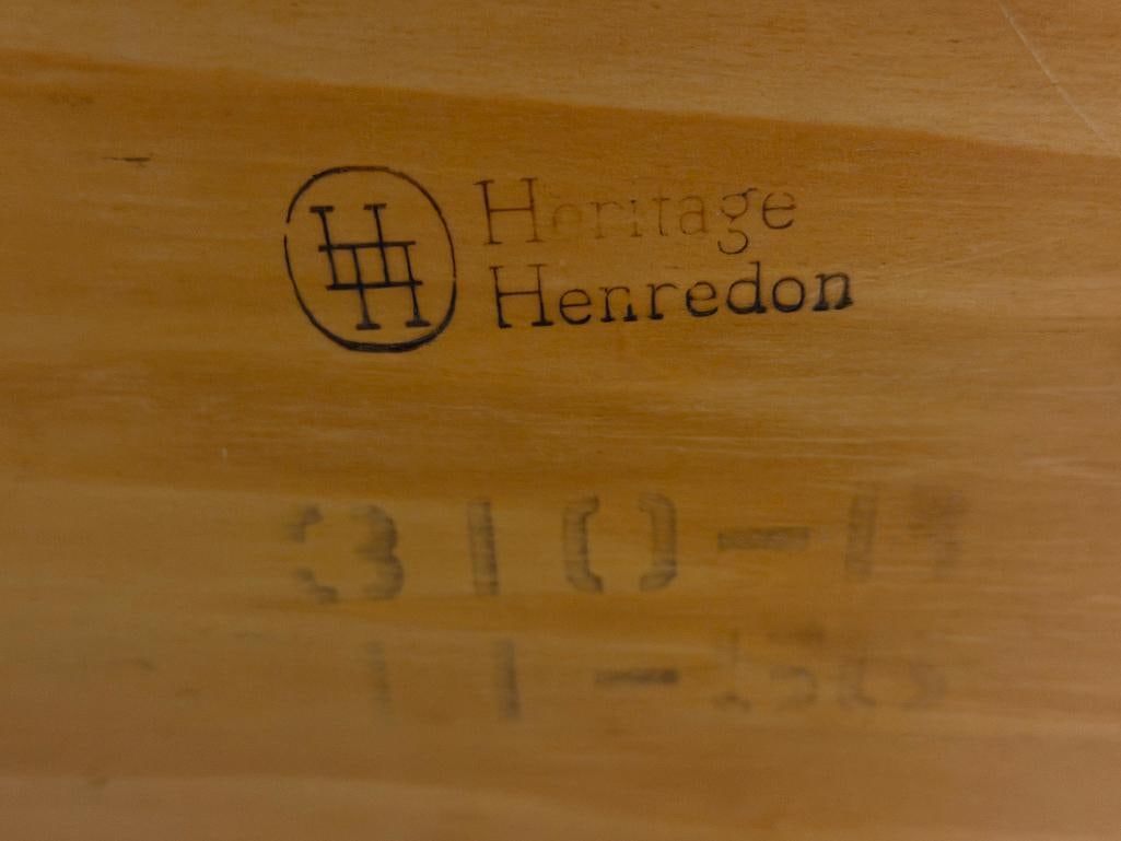 HERITAGE HENREDON MID-CENTURY DANISH MODREN STYE ENTABLE WITH TAPERED LEGS - 7