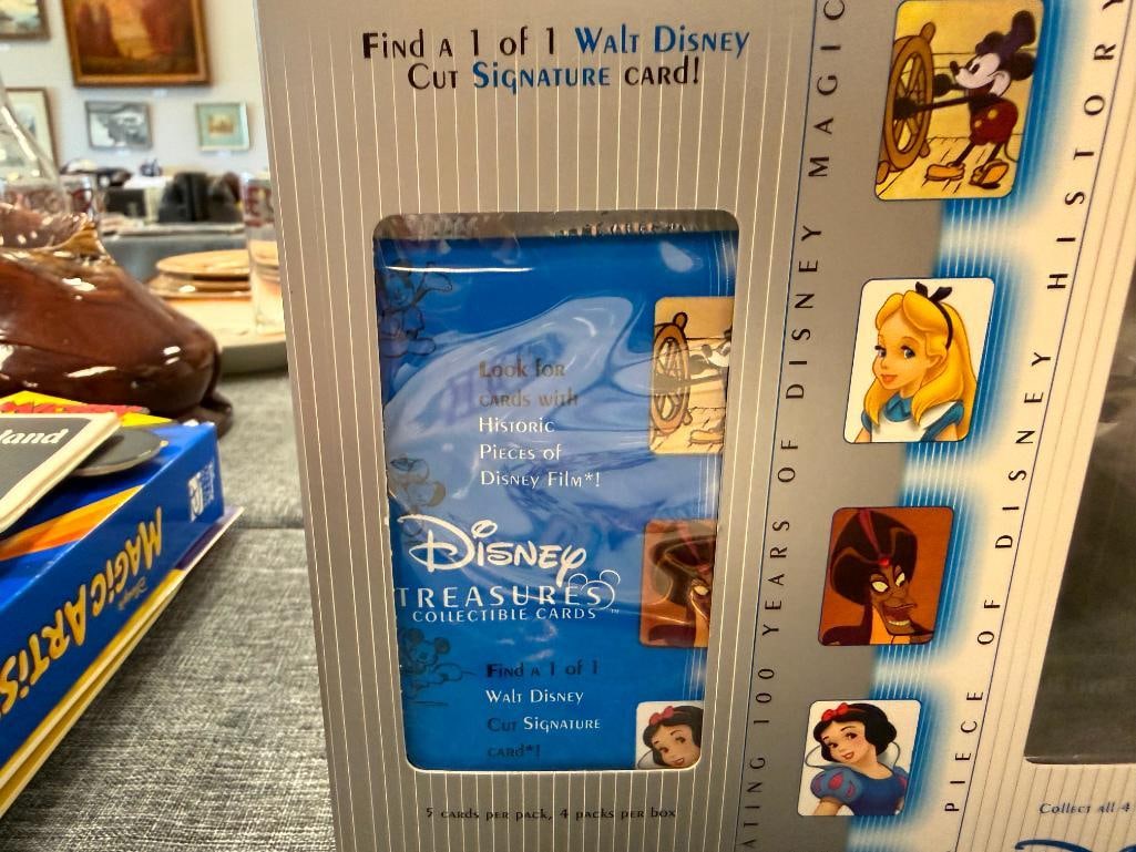 UPPERDECK DISNEY TREASURES COLLECTIBLE CARDS AND MINI BOBBERS - 6