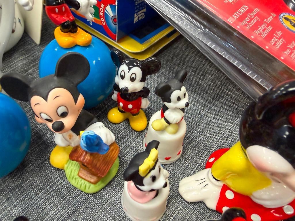 WALT DISNEY MICKEY AND MINNIE COLLECTIBLES - 11