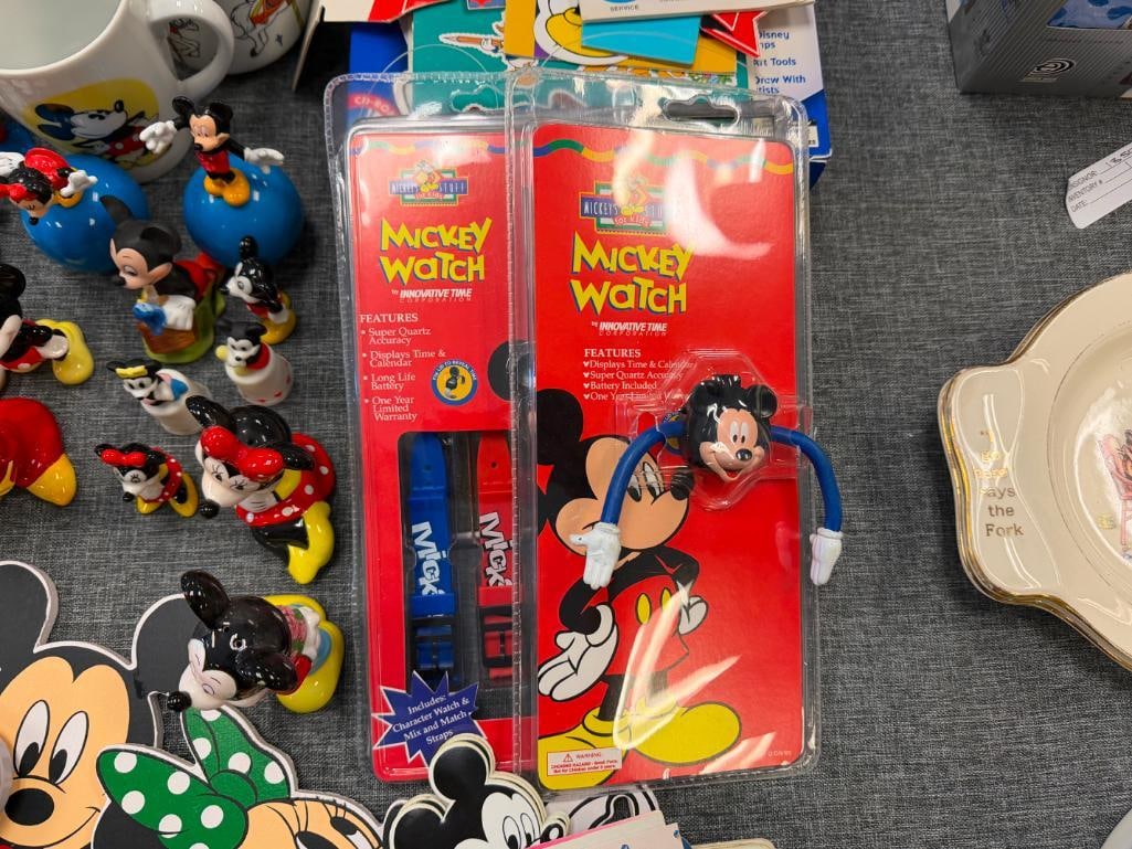 WALT DISNEY MICKEY AND MINNIE COLLECTIBLES - 12