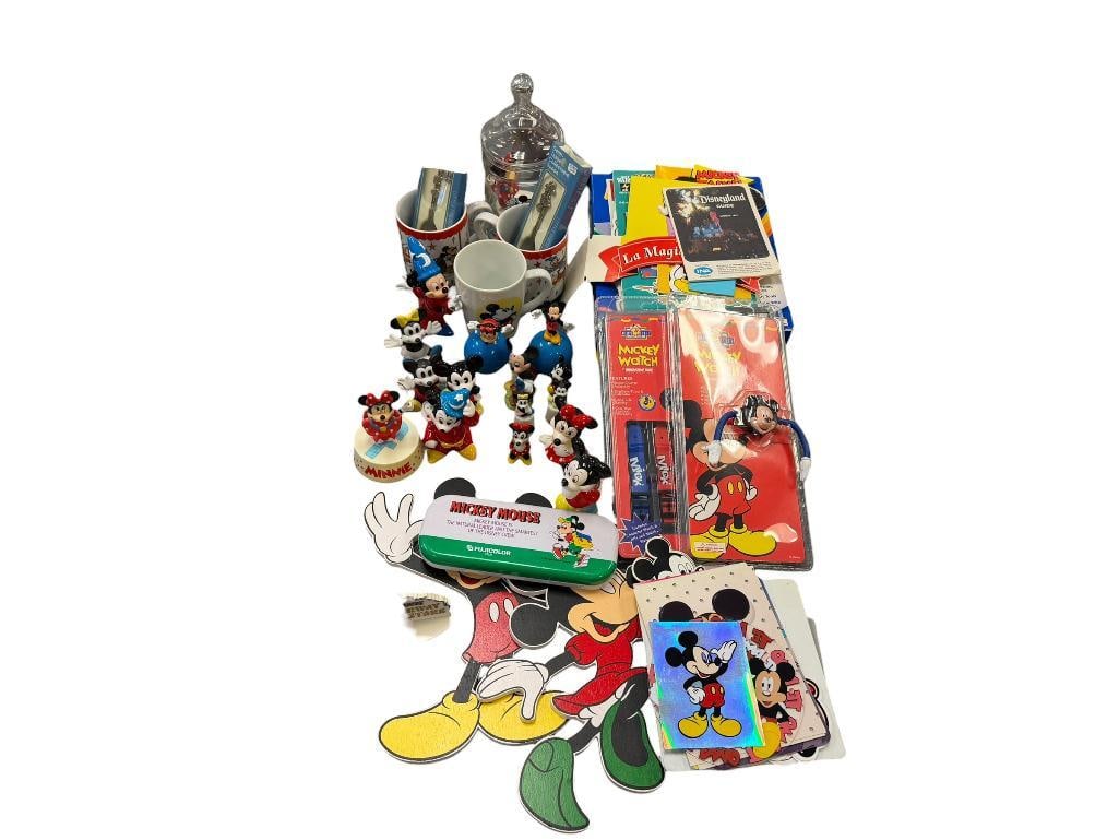 WALT DISNEY MICKEY AND MINNIE COLLECTIBLES (1 of 13)