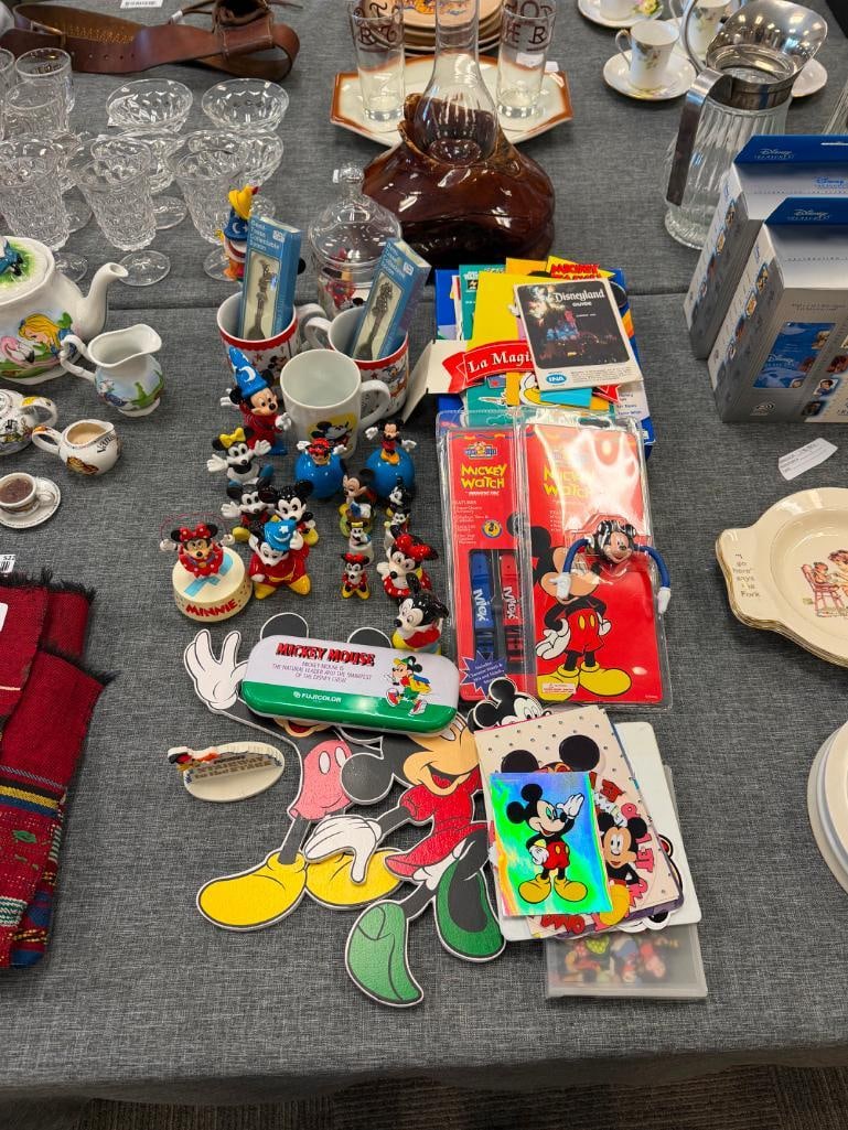 WALT DISNEY MICKEY AND MINNIE COLLECTIBLES - 3