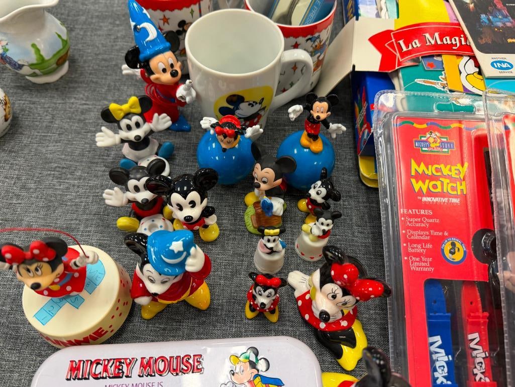 WALT DISNEY MICKEY AND MINNIE COLLECTIBLES - 6