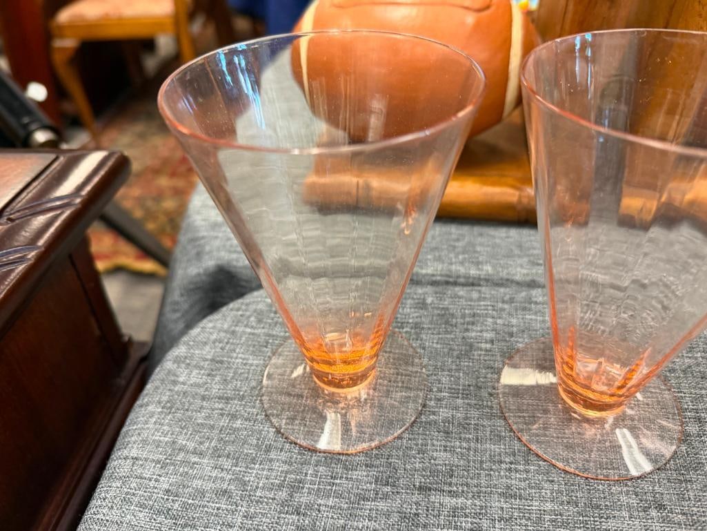21 PIECES OF PINK DEPRESSION GLASS INCLUDING ARCOROC FRANCE CUPS - 12