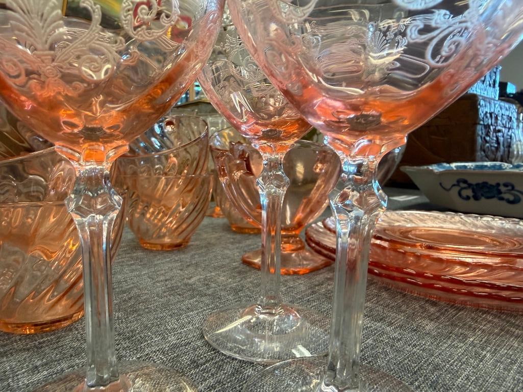 21 PIECES OF PINK DEPRESSION GLASS INCLUDING ARCOROC FRANCE CUPS - 6