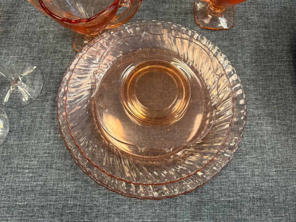 21 PIECES OF PINK DEPRESSION GLASS INCLUDING ARCOROC FRANCE CUPS - 7