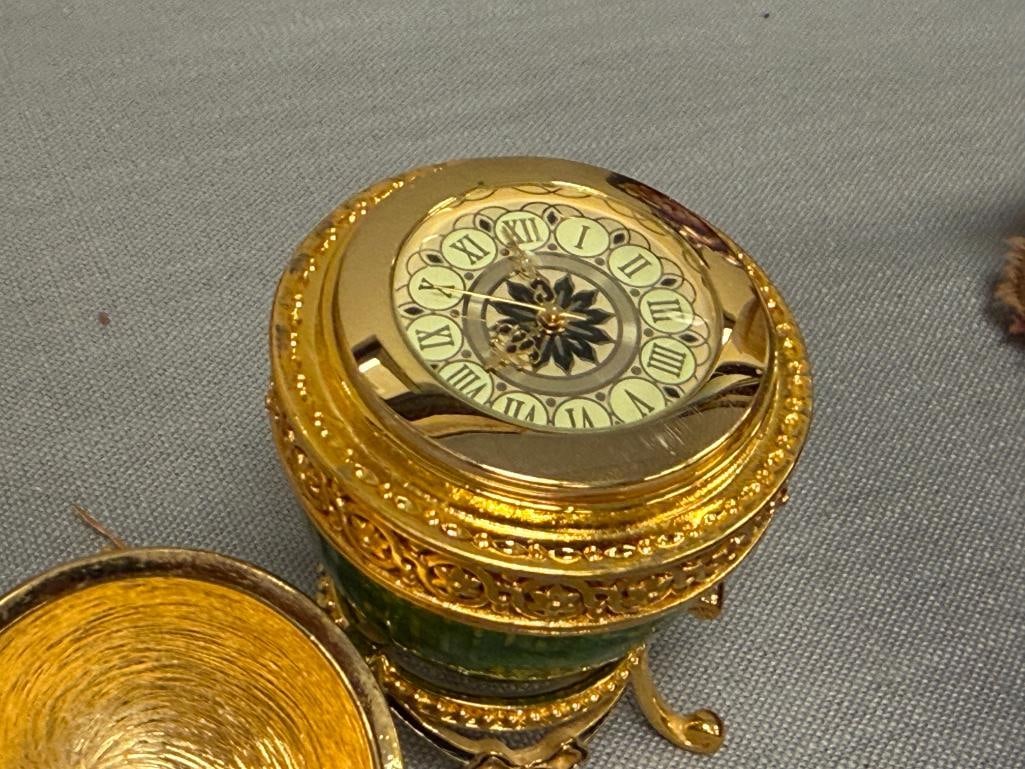 JOAN RIVERS IMPERIAL TREASURES III EGG CLOCK GREEN GUILLOCHE ENAMELED FINISH WITH STAND - 6