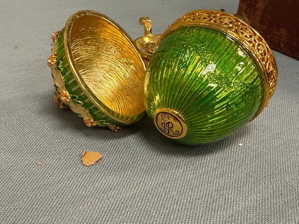 JOAN RIVERS IMPERIAL TREASURES III EGG CLOCK GREEN GUILLOCHE ENAMELED FINISH WITH STAND - 7