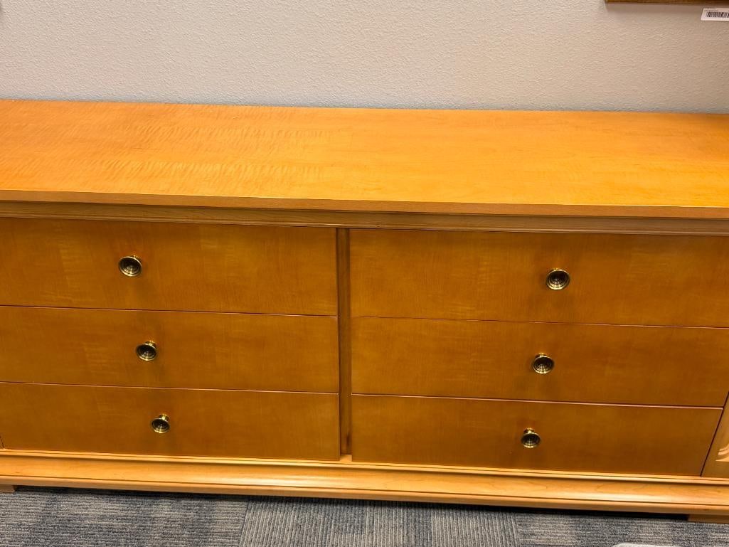 DREXEL HERITAGE MAPLE SIX DRAWER DRESSER - 2