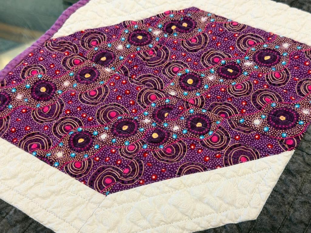 HANDMADE GEOMETRIC DESIGN QUILT - 3
