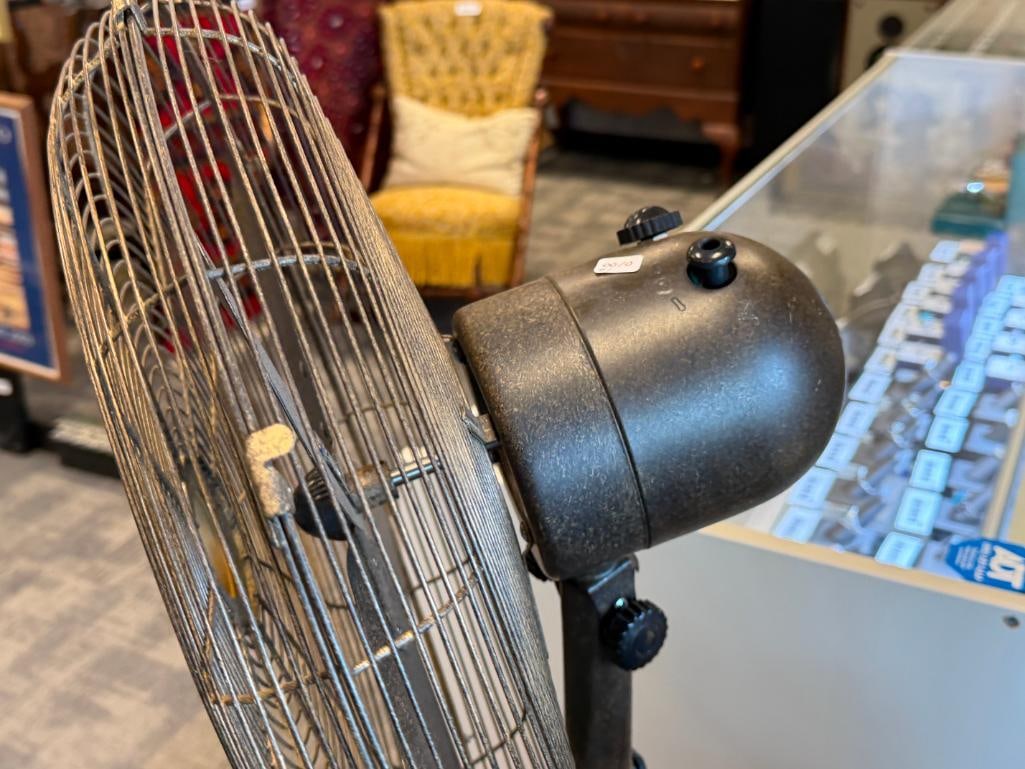 ELEGANT SCROLL DESIGN OSCILLATING FLOOR FAN - 4