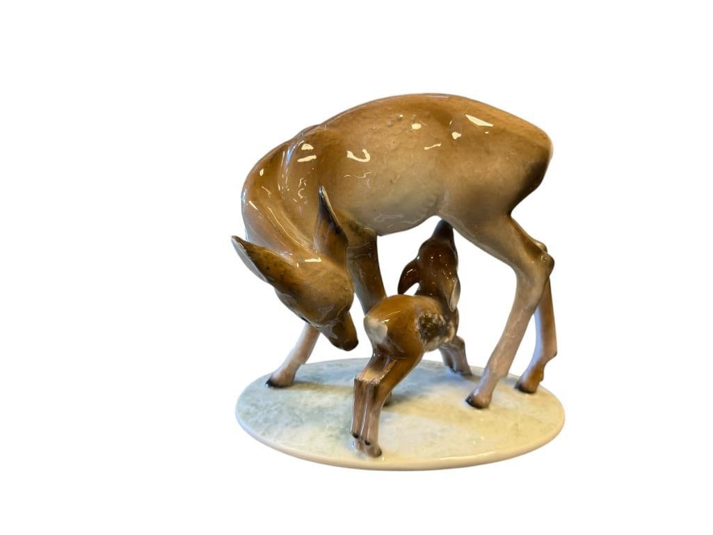 ANTIQUE ROSENTHAL SELB - GERMANY HAND PAINTED PORCELAIN FIGURINE # 1038 FAWN AND DOE RUDOLPH REMPEL: PORCELAIN ANIMAL FIGURINE OF A DOE AND FAWN, SIGNED BY THE ARTIST ALONG THE EDGE OF THE BASE, HAND PAINTED, MARKED ON THE BOTTOM, NO DAMAGE OR REPAIRS, MADE IN GERMANY 6" H