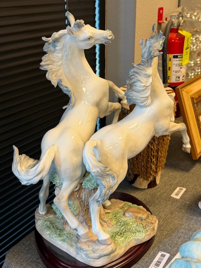 LARGE LLADRO PORCELAIN STATUE FREE AS THE WIND NO. 01860 LIMITED EDITION JOSE LUIS ALVAREZ SCULPTOR - 10