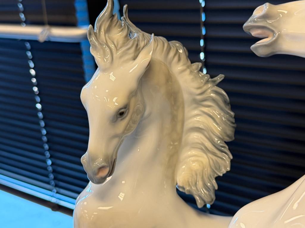 LARGE LLADRO PORCELAIN STATUE FREE AS THE WIND NO. 01860 LIMITED EDITION JOSE LUIS ALVAREZ SCULPTOR - 4