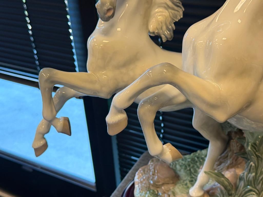 LARGE LLADRO PORCELAIN STATUE FREE AS THE WIND NO. 01860 LIMITED EDITION JOSE LUIS ALVAREZ SCULPTOR - 5