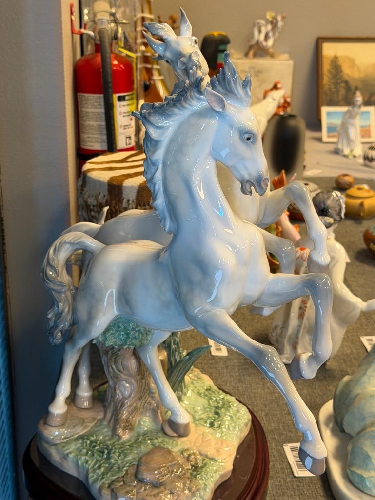 LARGE LLADRO PORCELAIN STATUE FREE AS THE WIND NO. 01860 LIMITED EDITION JOSE LUIS ALVAREZ SCULPTOR - 8