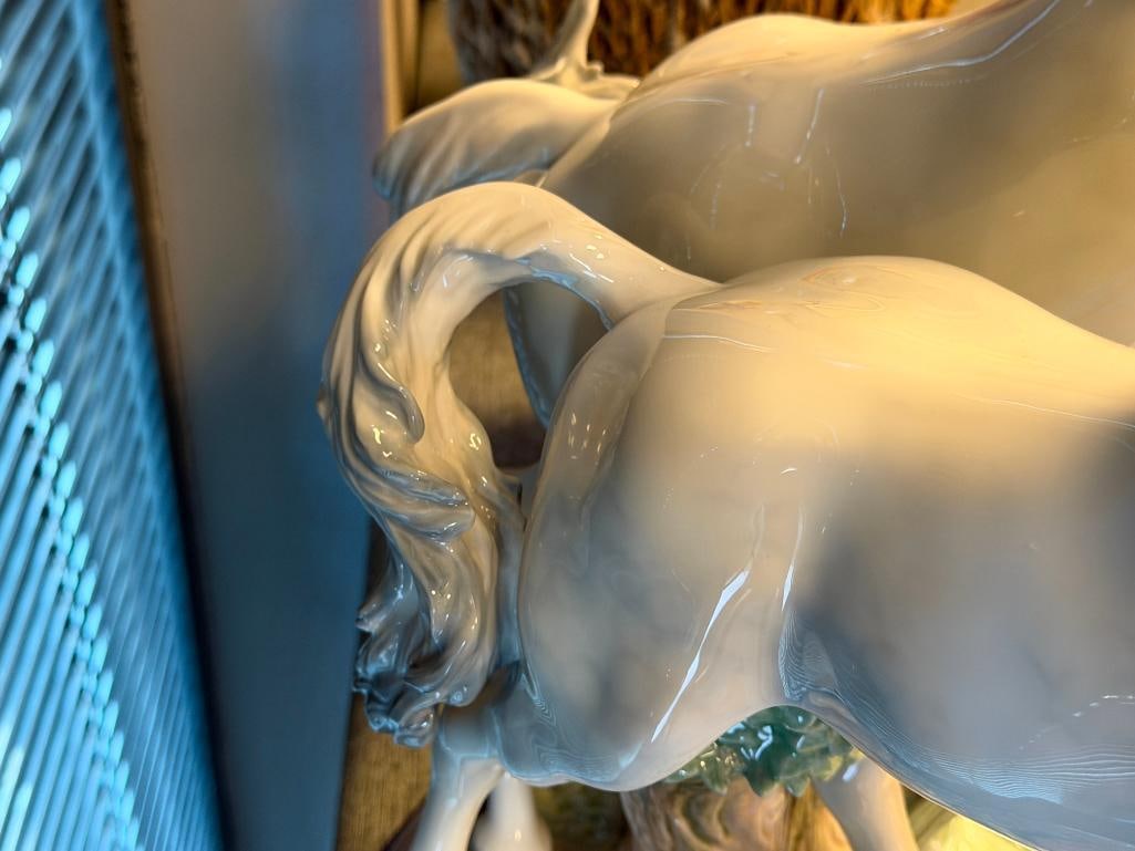 LARGE LLADRO PORCELAIN STATUE FREE AS THE WIND NO. 01860 LIMITED EDITION JOSE LUIS ALVAREZ SCULPTOR - 9