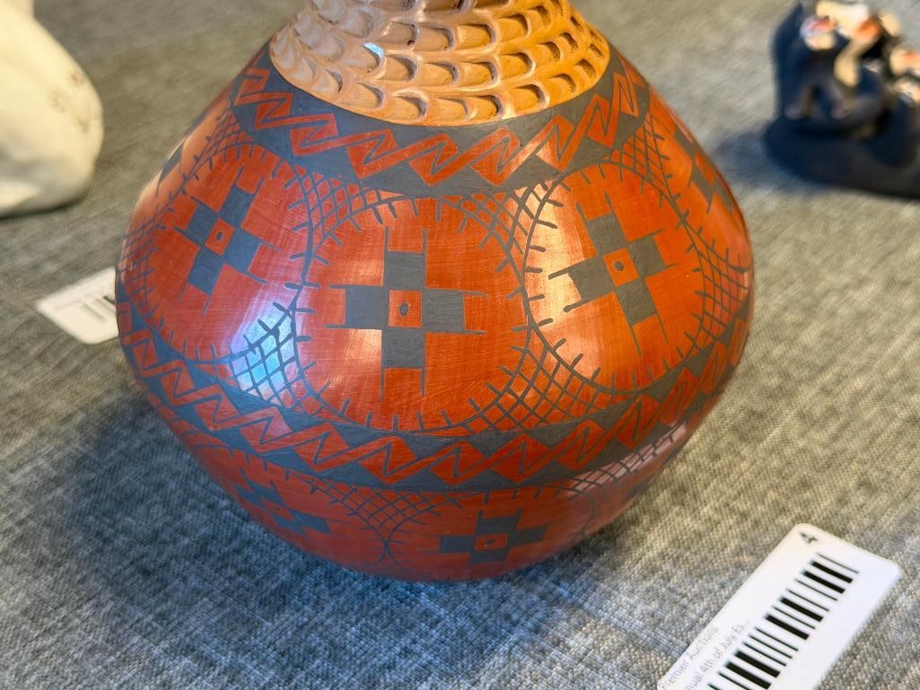 MATA ORTIZ POTTERY SILVEIRA POTTERY POLYCHROME POTTERY VASE / POT WITH GEOMETRIC DESIGN - 2