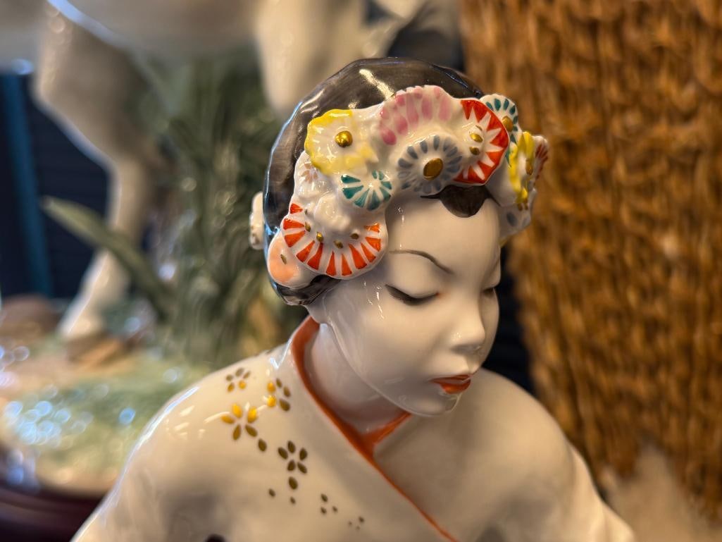 1950'S ROSENTHAL JOY KIM HAND PAINTED GEISHA PORCELAIN FIGURINE DESIGNED BY LORE FRIEDRICH GRONAU - 3