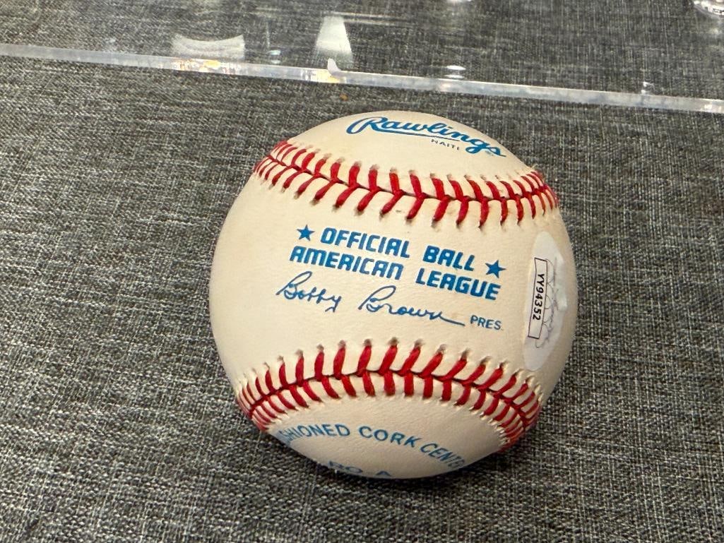HALL OF FAMER HANK AARON AUTOGRAHED BASEBALL AUTHENTICATED BY JSA WITH CERTIFICATE - 4