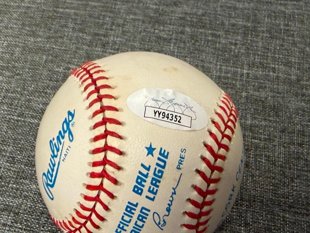 HALL OF FAMER HANK AARON AUTOGRAHED BASEBALL AUTHENTICATED BY JSA WITH CERTIFICATE - 5
