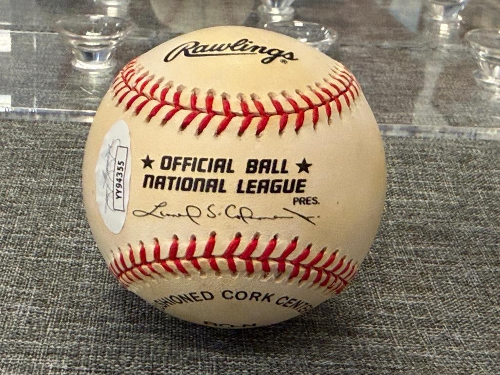 HALL OF FAMER EDDIE MATTHEWS AUTOGRAPHED BASEBALL AUTHENTICATED BY JSA WITH CERTIFICATE - 4