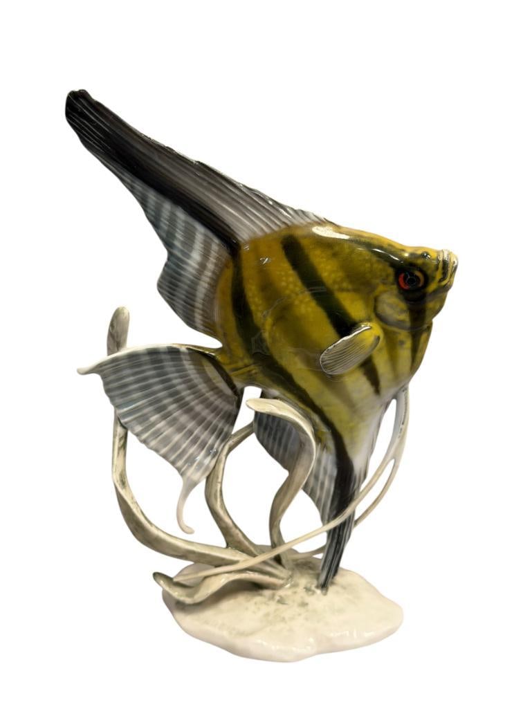 20TH CENTURY ROSENTHAL NETTER SCALARE ANGEL FISH PORCELAIN FIGURINE DESIGNED BY FRITZ HEIDENREICH: CIRCA 1937 PRIZE-WINNING PORCELAIN FIGURINE, ORIGINALLY PRODUCED AT THE KUNSTABEILUNG ART DEPARTMENT IN GERMANY, MARKED ON THE BOTTOM, NO DAMAGE OR REPAIRS 7 3/4" H