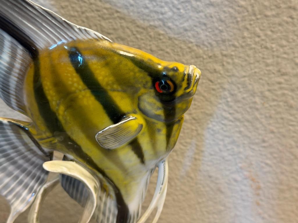 20TH CENTURY ROSENTHAL NETTER SCALARE ANGEL FISH PORCELAIN FIGURINE DESIGNED BY FRITZ HEIDENREICH - 3