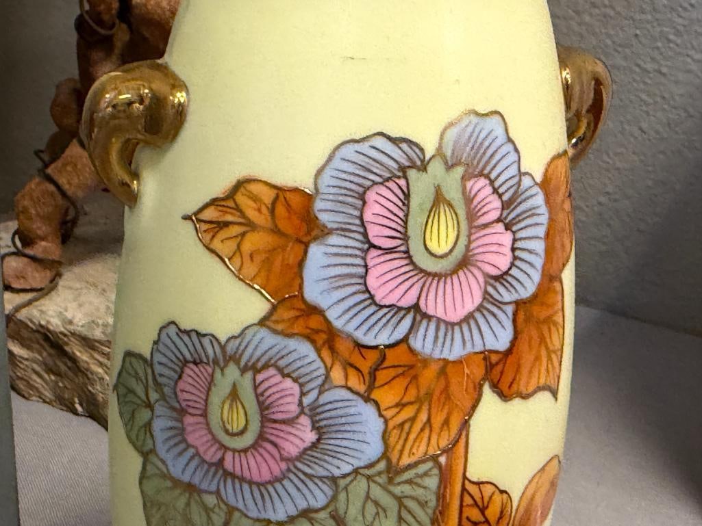 ROYAL CHINA NIPPON ART NOUVEAU CHINA VASE DECORATED WITH FLORAL DESIGN AND GILT ACCENTS - 3