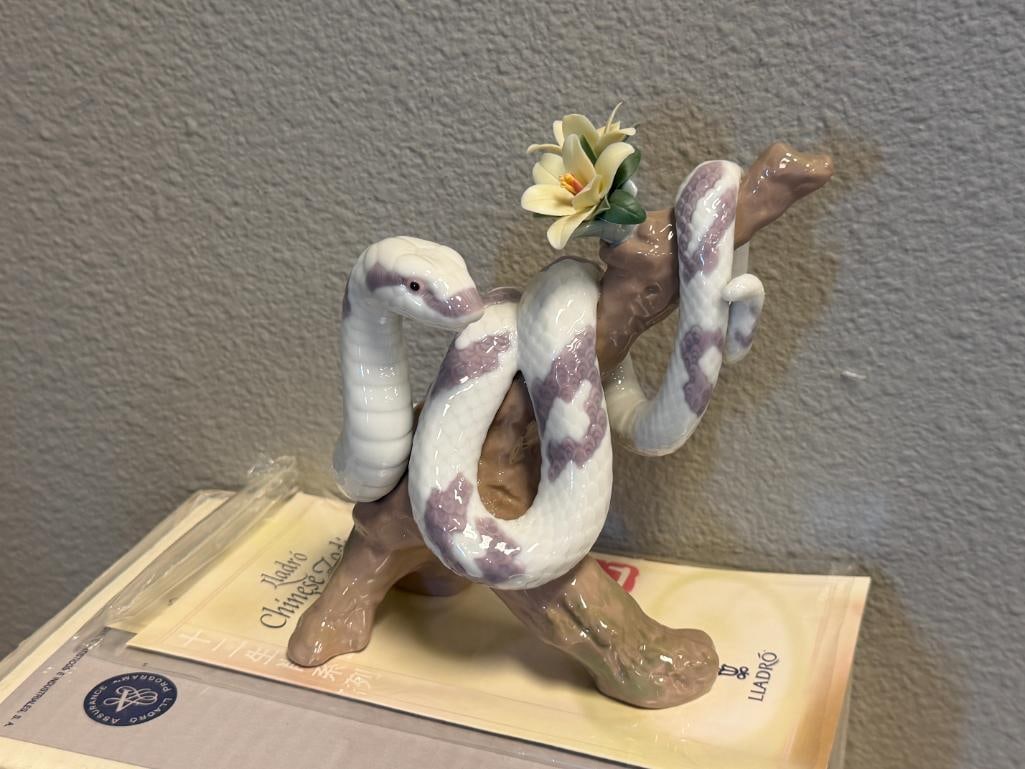 LLADRO ZODIAC COLLECTION FINE PORCELAIN FIGURE THE SNAKE NO. 01006780 DESIGNED BY JOAN CODERCH 2001 - 2