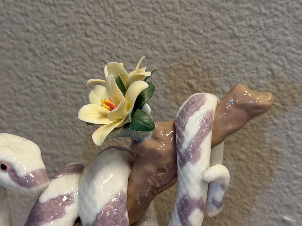 LLADRO ZODIAC COLLECTION FINE PORCELAIN FIGURE THE SNAKE NO. 01006780 DESIGNED BY JOAN CODERCH 2001 - 4