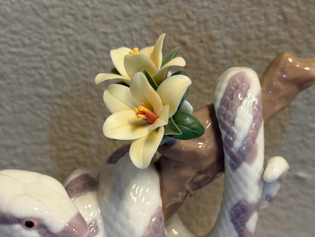 LLADRO ZODIAC COLLECTION FINE PORCELAIN FIGURE THE SNAKE NO. 01006780 DESIGNED BY JOAN CODERCH 2001 - 5