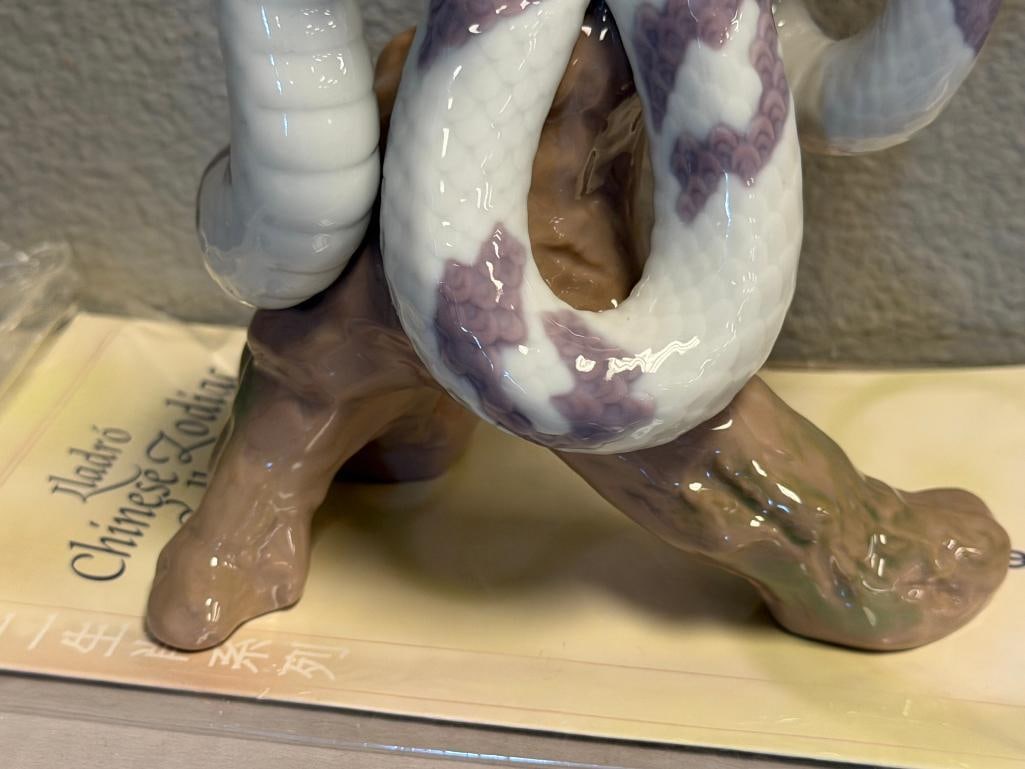LLADRO ZODIAC COLLECTION FINE PORCELAIN FIGURE THE SNAKE NO. 01006780 DESIGNED BY JOAN CODERCH 2001 - 6