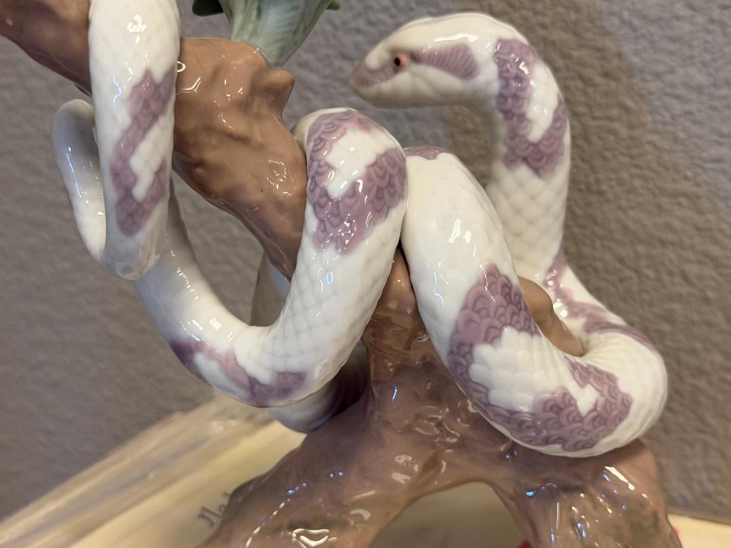 LLADRO ZODIAC COLLECTION FINE PORCELAIN FIGURE THE SNAKE NO. 01006780 DESIGNED BY JOAN CODERCH 2001 - 8
